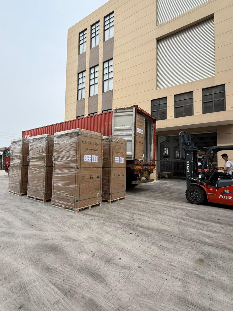 منتج طاقة شمسية